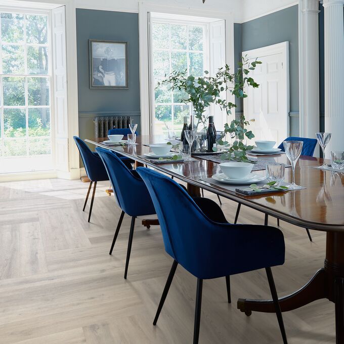 Kitchen, Wood floor, Dining Table, chairs, lampshade