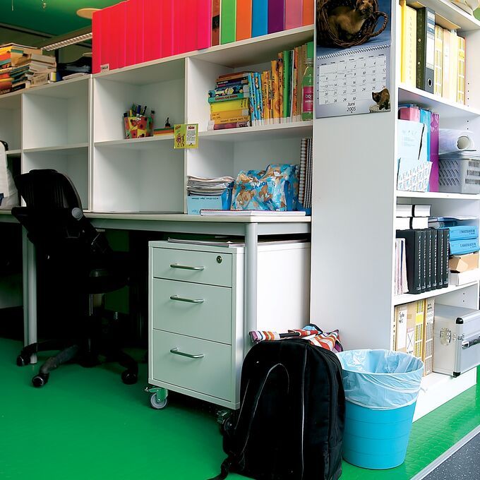 Office work station with green flooring